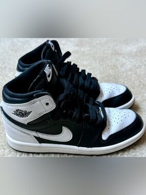 Nike Air Jordan 1 High Black & White Little Kids Size 2